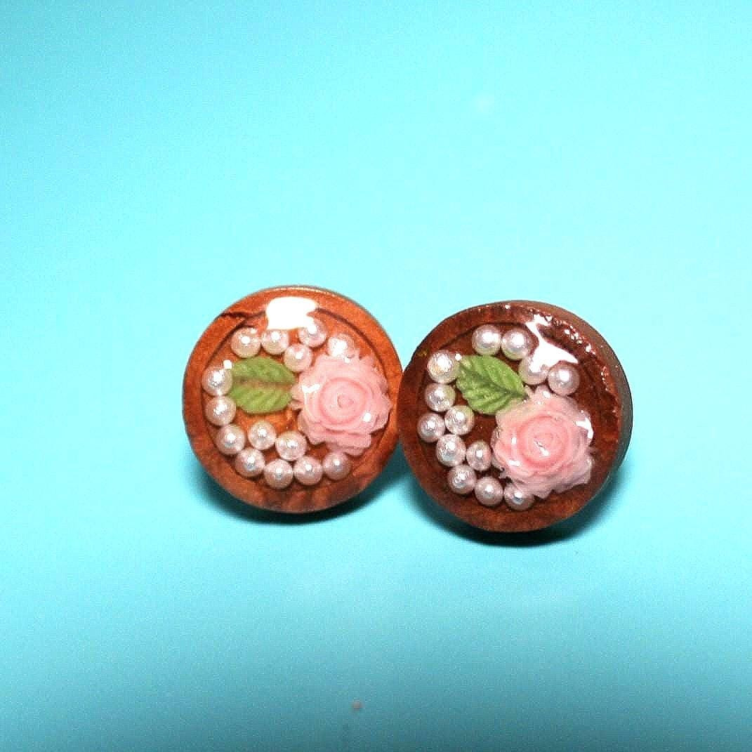 Handmade Wood & Resin Round Earrings – Luan Hardwood with Tiny Roses and Pearls – Lightweight and Nickel-Free