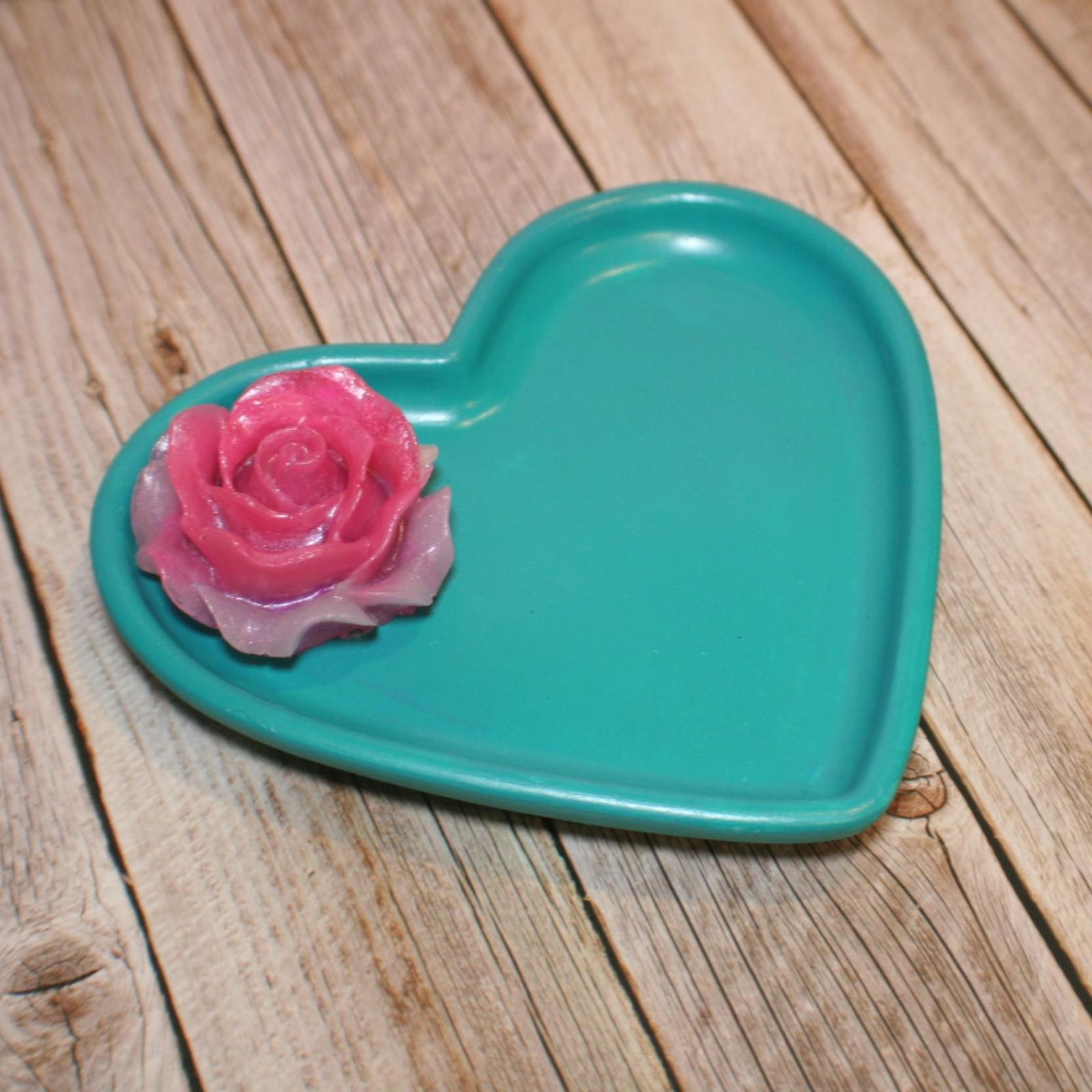 Floral Heart-Shaped Trinket Dish, Bold Handmade Jewelry Holder for Vanity or Nightstand Floral Heart-Shaped Trinket Dish, Bold Handmade Jewelry Holder for Vanity or Nightstand – Decorative Trays – Handmade by ShesSoCrafty Goods